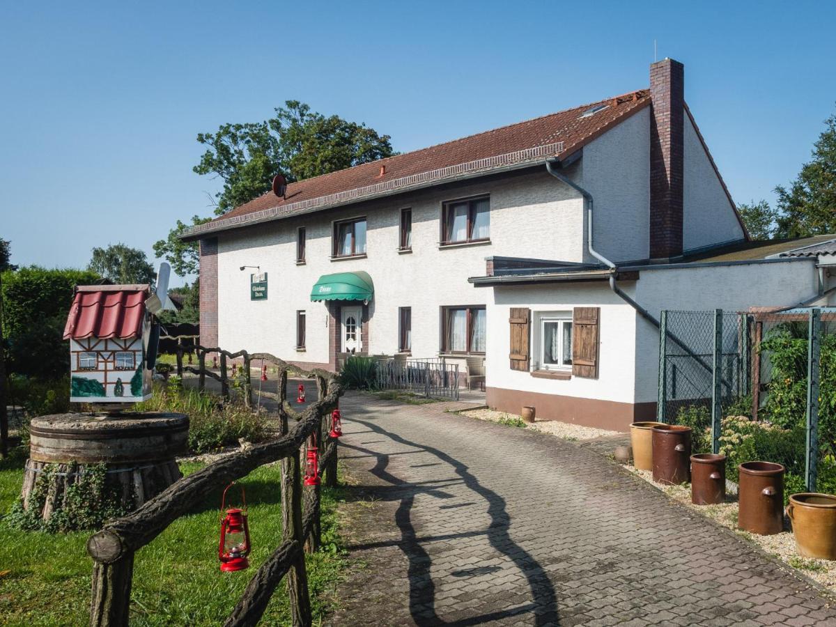 Dollenchen Gasthaus Stuckatz מראה חיצוני תמונה
