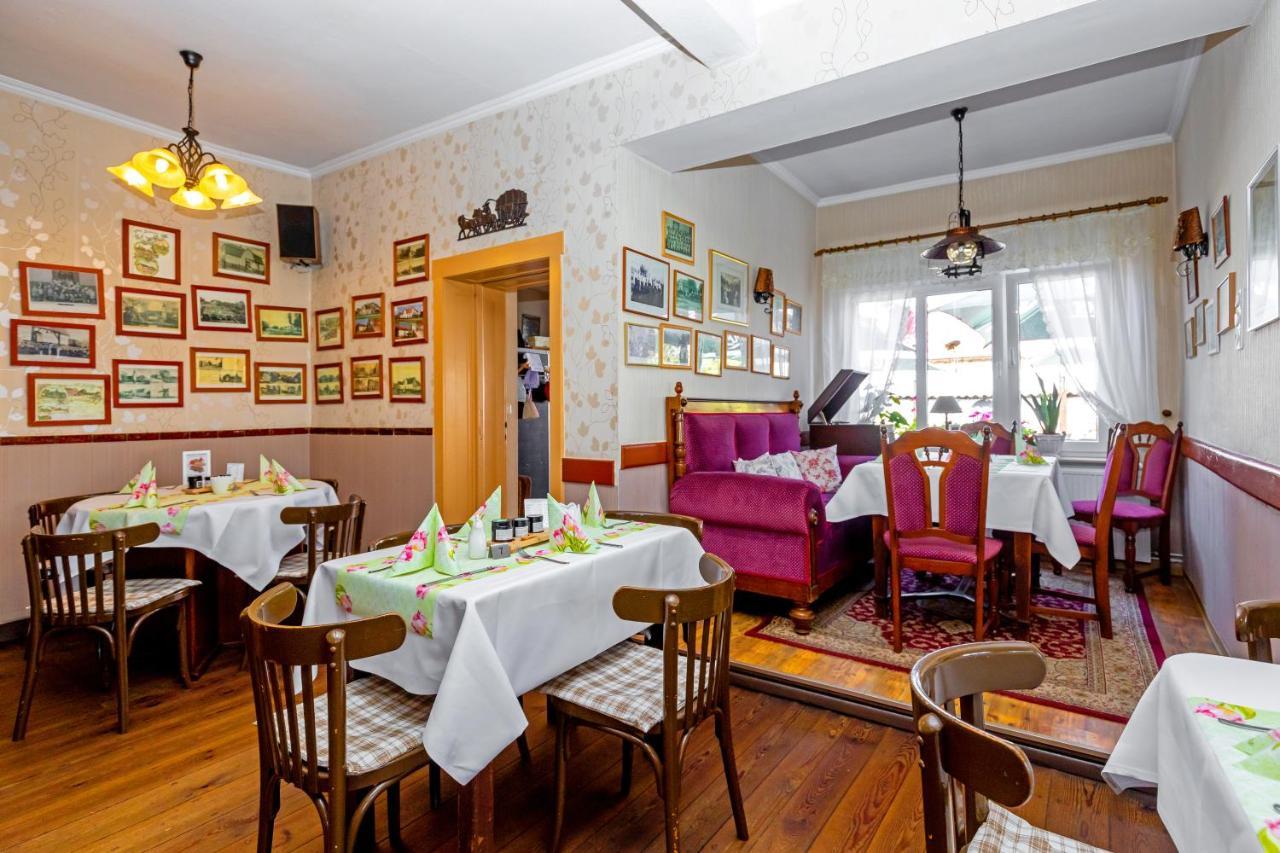 Dollenchen Gasthaus Stuckatz מראה חיצוני תמונה