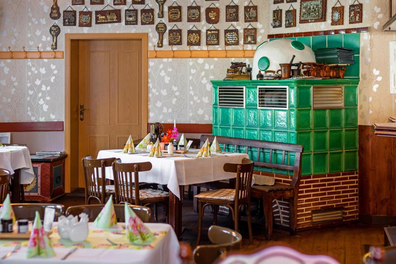 Dollenchen Gasthaus Stuckatz מראה חיצוני תמונה