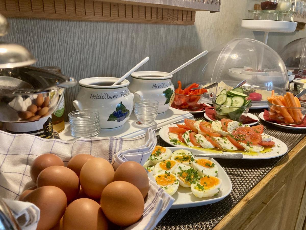 Dollenchen Gasthaus Stuckatz מראה חיצוני תמונה